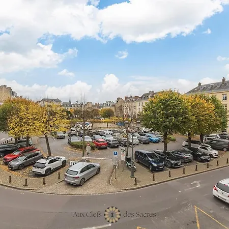 Chic Place Du Forum Terrasse Apartment